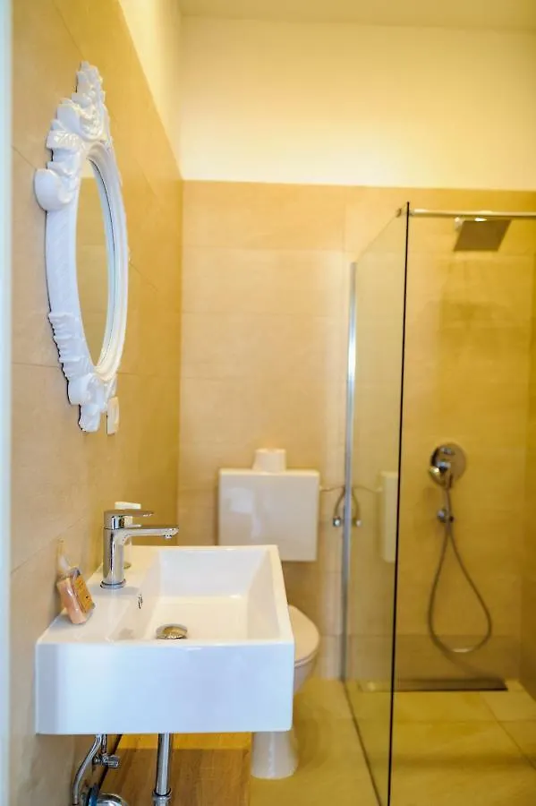 Apartments Lux Pag Pag Town Croazia